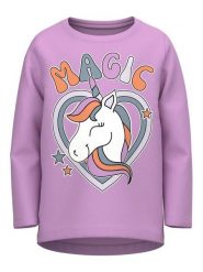 NAME IT Bluzka 13218914 Fioletowy Regular Fit. Fioletowe bluzki i koszule dziewczęce Name it, bez wzorów, z bawełny, bez kołnierzyka, bez ramiączek. Za 59.99 zł.