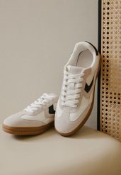 Beżowe Skórzane Sneakersy Tenisówki z Geometrycznym Wzorem Mirathe. Brązowe obuwie sportowe damskie Born2be, bez zapięcia, tenisowe. Za 159.99 zł.