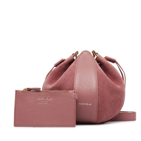 Torebka Coccinelle. Czerwone torebki klasyczne damskie Coccinelle, bez dodatków. Za 1,399.00 zł.