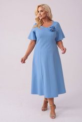 Elegancka błękitna sukienka Doris na wesele PLUS SIZE XXL. Niebieskie sukienki damskie Moda Size Plus Iwanek, bez wzorów, z elastanu, eleganckie, bez ramiączek. Za 349.90 zł.