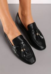 Czarne Mokasyny Typu Loafersy z Metaliczną Klamerką Akovia. Czarne mokasyny damskie Renee, bez obcasa. Za 74.99 zł.