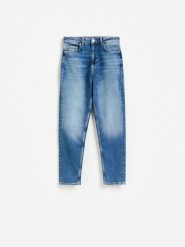 Jeansy mom slim - granatowy. Niebieskie jeansy damskie Reserved. Za 139.99 zł.
