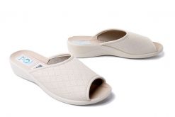 ADANEX 28809 SIK1YD BZJ/BZ beżowy, klapki damskie. Brązowe klapki damskie Adanex, bez wzorów, bez obcasa, bez zapięcia. Za 74.99 zł.