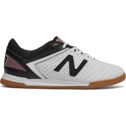 Halówki Junior Audazo 2.0 Strike IN - JSASIWR2. Szare buty sportowe chłopięce New Balance, z gumy. W wyprzedaży za 159.99 zł.