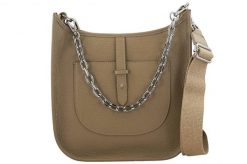 Listonoszka skórzana BARBERNI'S beżowa 945-2. Brązowe shopper bag Barberinis, bez wzorów, z lakierowanej skóry, duże, bez dodatków. Za 149.99 zł.