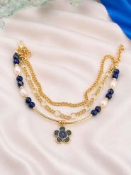 L'Atelier de Gaia Pozłacana bransoletka z lapis lazuli i cyrkoniami na kostkę rozmiar: onesize. Białe bransoletki damskie L'Atelier de Gaia, pozłacane. Za 38.95 zł.