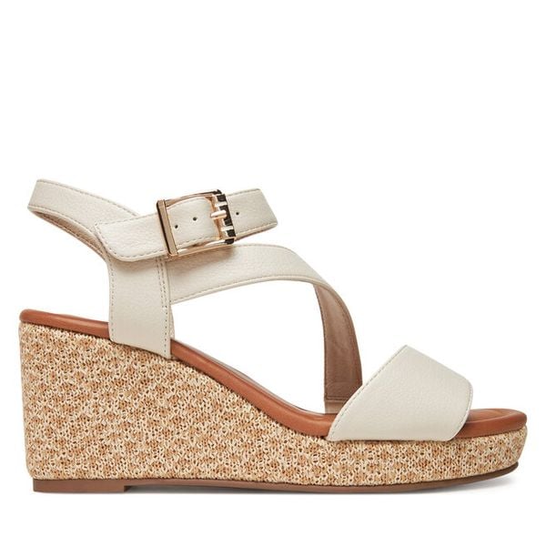 Sandały s.Oliver. Sandały damskie S.Oliver, bez wzorów, bez obcasa, na koturnie, bez zapięcia. Za 279.99 zł.