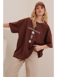 Trend Alacati Koszulka "Trend Alaçat Stili" w kolorze brązowym rozmiar: XL. Brązowe bluzki damskie Trend Alacati, xl, bez wzorów, z bawełny, bez kołnierzyka, bez ramiączek. Za 48.28 zł.