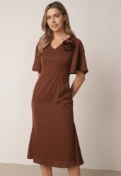 Brązowa Koktajlowa Sukienka VICES ze Zwiewnymi Rękawami i Kwiatową Aplikacją 3D Talilia. Brązowe sukienki damskie Born2be, z aplikacjami, eleganckie, bez ramiączek. Za 169.99 zł.