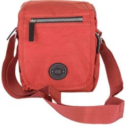 Torba na dokumenty New Rebels – perska czerwień. Czerwone torby sportowe bez wzorów. Za 148.99 zł.