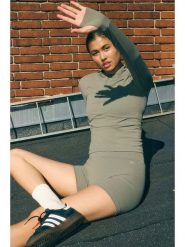 Rethinkit Koszulka funkcyjna "True to body" w kolorze zielonym rozmiar: L. Zielone koszulki damskie Rethinkit, l, bez wzorów, z materiału, bez kołnierzyka, bez ramiączek. Za 152.98 zł.