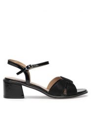 Lasocki Sandały WYL3784-2Z Czarny. Czarne sandały damskie Lasocki, bez wzorów, ze skóry, bez obcasa, na słupku, bez zapięcia. Za 229.99 zł.