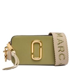 Torebka Marc Jacobs. Czerwone listonoszki damskie Marc Jacobs, bez wzorów, bez dodatków. Za 1,399.00 zł.