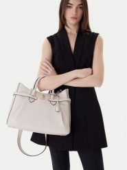 Guess Torebka 180235 Beżowy. Brązowe kuferki damskie Guess, z aplikacjami, ze skóry, bez dodatków. Za 719.99 zł.