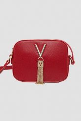 VALENTINO Czerwona torebka Divina Camera Bag. Czerwone torebki wieczorowe damskie Valentino by Mario Valentino, bez wzorów, bez dodatków. W wyprzedaży za 164.99 zł.