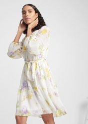 Sukienka z rękawami raglanowymi. Białe sukienki damskie bonprix, bez wzorów, bez ramiączek. Za 129.99 zł.