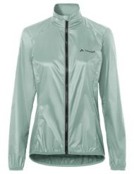 Kurtka rowerowa W Matera Air Jacket. Zielone kurtki damskie Vaude, bez wzorów, z materiału, bez kaptura. Za 357.50 zł.