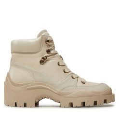 Botki Guess. Brązowe botki damskie Guess, bez obcasa, na płaskiej podeszwie, bez zapięcia. Za 679.99 zł.