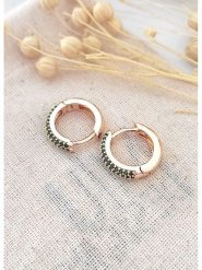 Atelier MIU Pozłacane kolczyki-kreole z cyrkoniami rozmiar: onesize. Zielone kolczyki damskie atelier MIU, z cyrkonią, pozłacane. Za 61.31 zł.