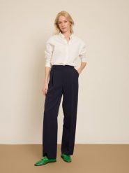 BGN Spodnie w kolorze granatowym rozmiar: 36. Niebieskie spodnie materiałowe damskie BGN, bez wzorów, z materiału. Za 121.99 zł.