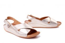 MACIEJKA 00994-64/00-5 złoty, sandały damskie. Żółte sandały damskie Maciejka, bez wzorów, ze skóry, bez obcasa, na koturnie, bez zapięcia. Za 324.90 zł.