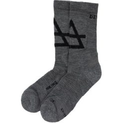 Skarpety turystyczne Devold Hiking Merino Medium Sock. Szare skarpetki damskie Devold, bez wzorów, z elastanu. Za 162.10 zł.
