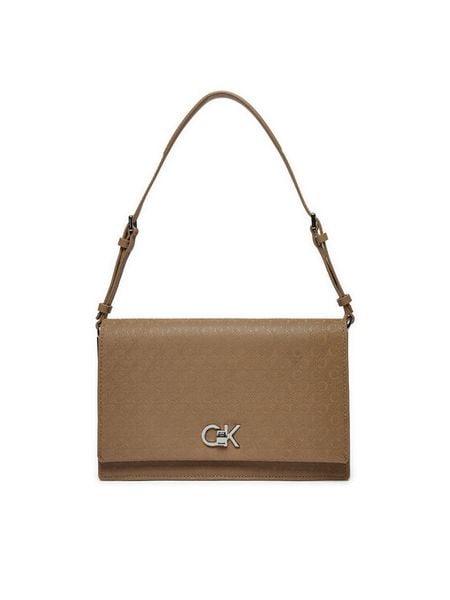 Calvin Klein Torebka Ck Elongated Shoulder Bag_Mono K60K613139 Beżowy. Brązowe torebki klasyczne damskie Calvin Klein, ze skóry, bez dodatków. Za 289.99 zł.