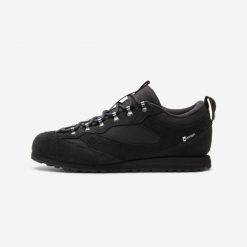 Sneakersy Graveler Low Lifetech waterproof. Czarne obuwie sportowe damskie Decathlon, z kauczuku, bez zapięcia, trekkingowe. Za 429.99 zł.