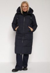 Granatowa Długa Kurtka Pikowana z Kapturem i Bocznymi Suwakami Mevoressa. Niebieskie kurtki damskie Born2be, na zimę, plus size, bez wzorów, z dzianiny, z kapturem. Za 299.99 zł.