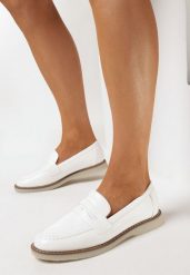 Białe Eleganckie Mokasyny z Paskiem z Wycięciem Omnivena. Białe mokasyny damskie Born2be, bez obcasa. Za 79.99 zł.