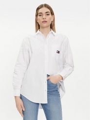 Tommy Jeans Koszula Badge DW0DW17807 Biały Relaxed Fit. Białe koszule damskie Tommy Jeans, m, bez wzorów, z bawełny, bez kołnierzyka, bez ramiączek. Za 239.99 zł.