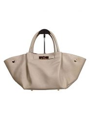 Florence Bags Skórzana torebka "Enfola" w kolorze beżowym - 50 x 22 x 17 cm rozmiar: onesize. Brązowe torebki klasyczne damskie Florence Bags, z materiału, przez ramię, bez dodatków. Za 339.99 zł.