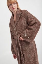 Płaszcz damski wełniany CUSTOMMADE. Płaszcze damskie Custommade, m, bez wzorów, z wełny, bez kaptura. W wyprzedaży za 1,566.95 zł.
