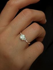 OR Carats Złoty pierścionek z diamentem i kamieniem szlachetnym rozmiar: 50. Żółte pierścionki damskie OR Carats, z ametystem, złote. Za 1,000.99 zł.