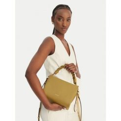 Torebka Coccinelle. Zielone torebki klasyczne damskie Coccinelle, bez dodatków. Za 1,549.99 zł.