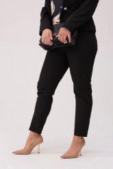 Eleganckie czarne biznesowe spodnie Amelia PLUS SIZE XXL OVERSIZE WIOSNA. Czarne spodnie materiałowe damskie Moda Size Plus Iwanek, bez wzorów, z elastanu, krótkie. W wyprzedaży za 99.90 zł.