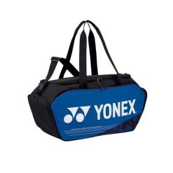 Torba sportowa Yonex Pro. Niebieskie torby sportowe YONEX, bez wzorów. W wyprzedaży za 335.00 zł.