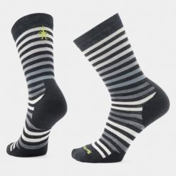 Skarpetki Smartwool Spruce Street Crew. Czarne skarpetki damskie Smartwool, bez wzorów, z elastanu. Za 163.00 zł.