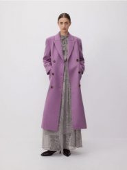 Dwurzędowy płaszcz z wełną - jasnofioletowy. Fioletowe płaszcze damskie Reserved, l, bez wzorów, z tkaniny, bez kaptura. W wyprzedaży za 499.99 zł.