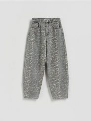 Jeansy barrel leg w panterkę - wielobarwny. Jeansy damskie Reserved. Za 159.99 zł.