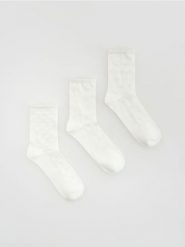 Skarpetki z motywem serca 3 pack - złamana biel. Skarpetki damskie Reserved, bez wzorów. Za 39.99 zł.