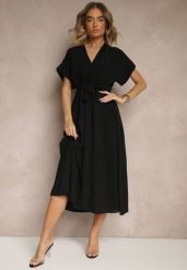 Czarna Rozkloszowana Sukienka z Gumką w Talii i Wiązaniem Sepenira. Czarne sukienki damskie Renee, bez wzorów, z jeansu, eleganckie, bez ramiączek. W wyprzedaży za 63.99 zł.