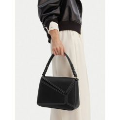 Torebka GINO ROSSI. Czarne torebki klasyczne damskie Gino Rossi, bez dodatków. Za 199.99 zł.