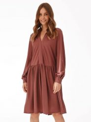 TATUUM Sukienka w kolorze brązowym rozmiar: L. Brązowe sukienki damskie TATUUM, bez wzorów, bez ramiączek. Za 88.02 zł.