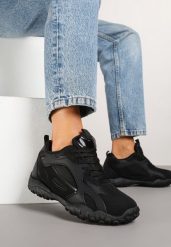 Czarne Sneakersy z Ozdobnym Tłoczeniem Pilliana. Czarne obuwie sportowe damskie Born2be, z jeansu, bez zapięcia. Za 74.99 zł.