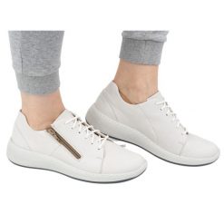 WASAK Półbuty damskie sneakersy skórzane 0602W białe. Białe półbuty damskie na jesień, bez wzorów, ze skóry, bez obcasa, bez zapięcia. Za 408.14 zł.