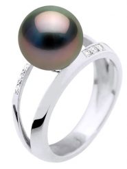 ATELIERS SAINT GERMAIN Złoty pierścionek z diamentami i perłą rozmiar: 56. Białe pierścionki damskie ATELIERS SAINT GERMAIN, z diamentem, złote. Za 3,871.99 zł.