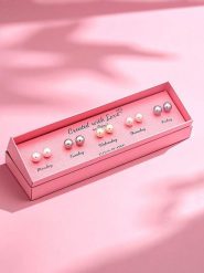 Created with Love 5-częściowy zestaw kolczyków-wkrętek "Pearl" z cyrkoniami rozmiar: onesize. Białe kolczyki damskie Created with Love, z cyrkonią, z mosiądzu. Za 73.99 zł.