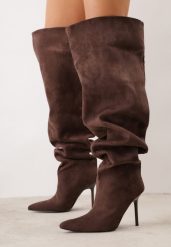 Brązowe Kozaki za Kolano Slouchy na Szpilce z Imitacji Zamszu Stona. Brązowe kozaki damskie Renee, za kolano, bez obcasa, na obcasie, bez zapięcia. Za 259.99 zł.