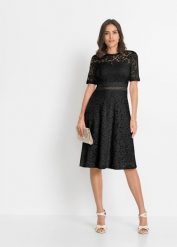 Sukienka koronkowa z szydełkową wstawką. Czarne sukienki damskie bonprix, bez wzorów, z koronki, bez ramiączek. Za 209.99 zł.